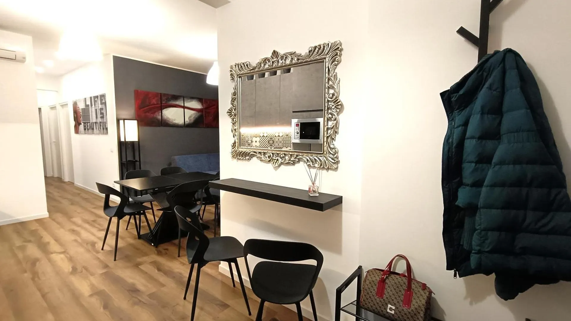 Ancient Rome Colosseum Modern And Bright Apartment Italy